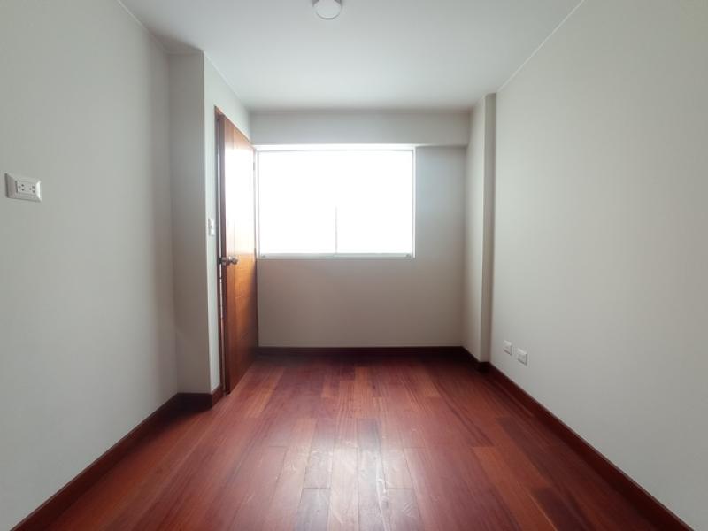 Departamento en Alquiler en San Isidro Limite con San Borja 3 Dormitorios $1,500 A.O 176 m