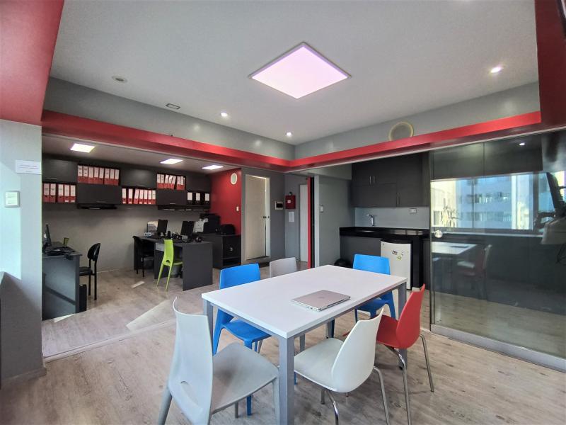 Oficina/Vivienda en el Corazón de Miraflores Venta 2 Ambientes A.C. 49 mt. $105,000