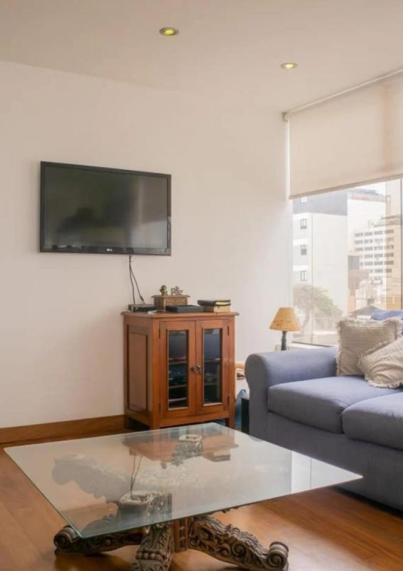 Departamento en Alquiler en Miraflores cerca al Malecón 3 Dormitorios $1,050 A.C. 90 mt.