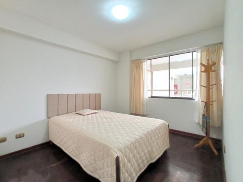 Departamento en Alquiler, Miraflores - Vista Exterior, 2 dormitorios $750 A.C. 100 mt.