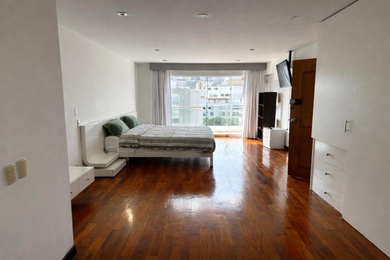 Estupendo Dpto. Triplex en Alquiler en Miraflores Terraza Amplia $2,200 A.O. 360