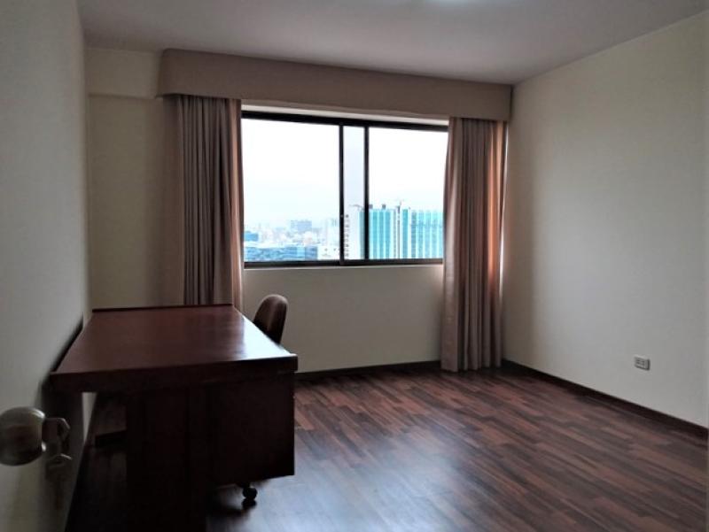 Departamento Frente al Club el Golf Alquiler San Isidro 3 Dormitorios $2,500 A.C. 244 mt.