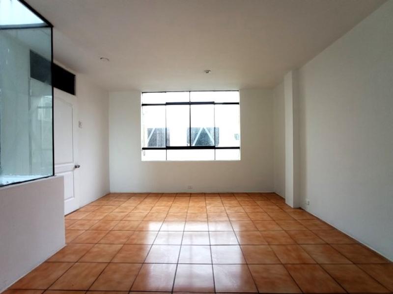 Departamento Dúplex en Venta en Cercado de Lima 3 Dormitorios $125,000 A.O. 177 mt.