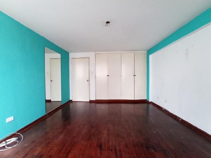 Departamento en Venta en Miraflores 3 Dormitorios $185,000 A.C. 170 mt.