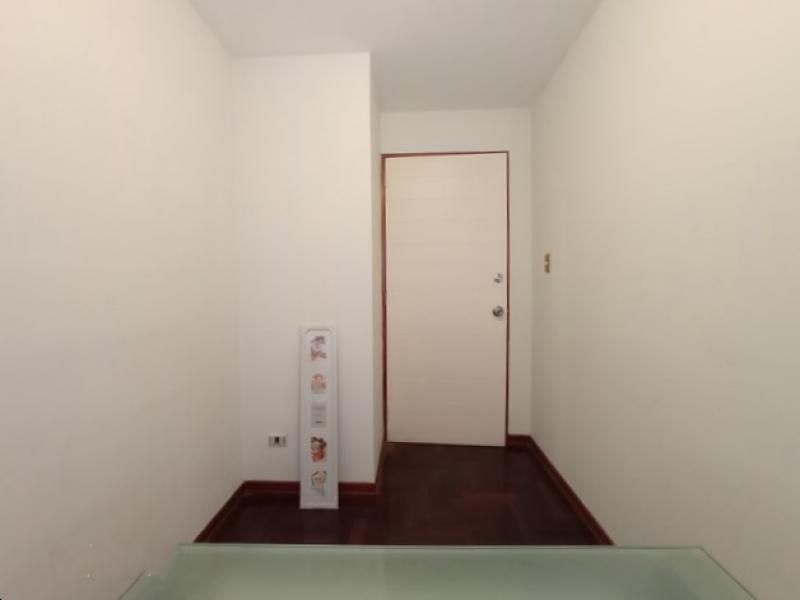 Departamento en Alquiler, Miraflores - Vista Exterior, 2 dormitorios $750 A.C. 100 mt.