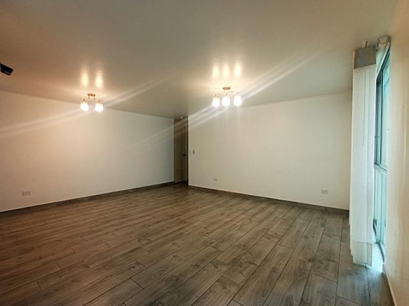 Departamento en Alquiler en Miraflores 1er. Piso 2 Dormitorios $900  A.O 118 mt.