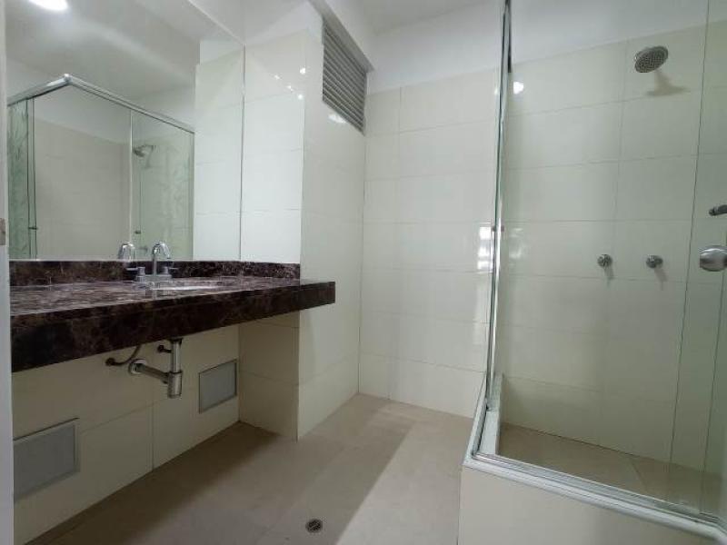 Departamento Dúplex en Alquiler Urb. Aurora Miraflores 3 Dormitorios $1,450 A.C. 170 mt.