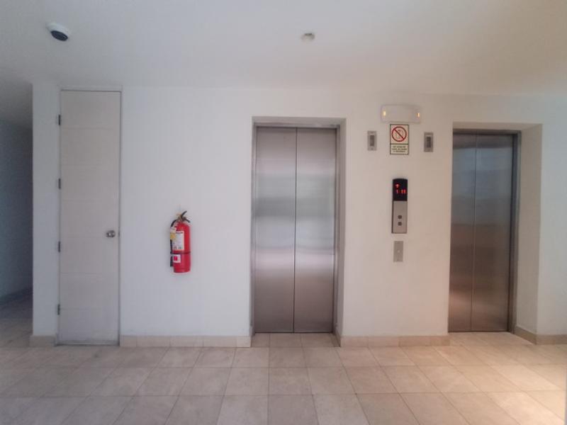 Departamento en Alquiler en Miraflores 1er. Piso 2 Dormitorios $900  A.O 118 mt.