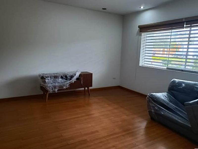 Departamento en Venta en Chacarilla Surco 1er. piso 2 Dormitorios $280,000 A.O. 120 mt.