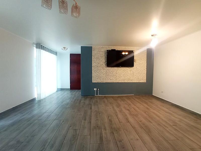 Departamento en Alquiler en Miraflores 1er. Piso 2 Dormitorios $900  A.O 118 mt.