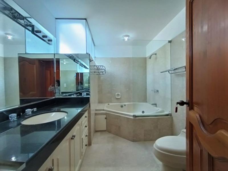 Dpto. en Alq. CHACARILLA - Surco Zona Exclusiva 3 Dorm. A.C. 241.40  $1,800