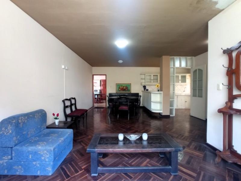 Casa en Venta en Urb. Las Gardenias Surco 1 Planta 3 Dormitorios $460,000 A.T. 300 mt.