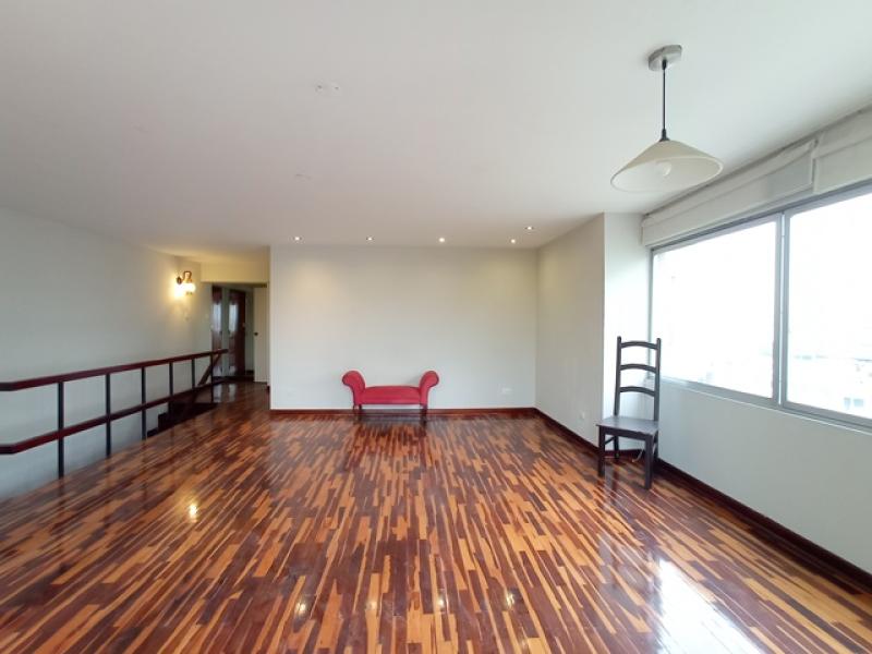 Dúplex en Venta en Urb. San Antonio Miraflores 3 Dormitorio $198,000 A.C. 130 mt.