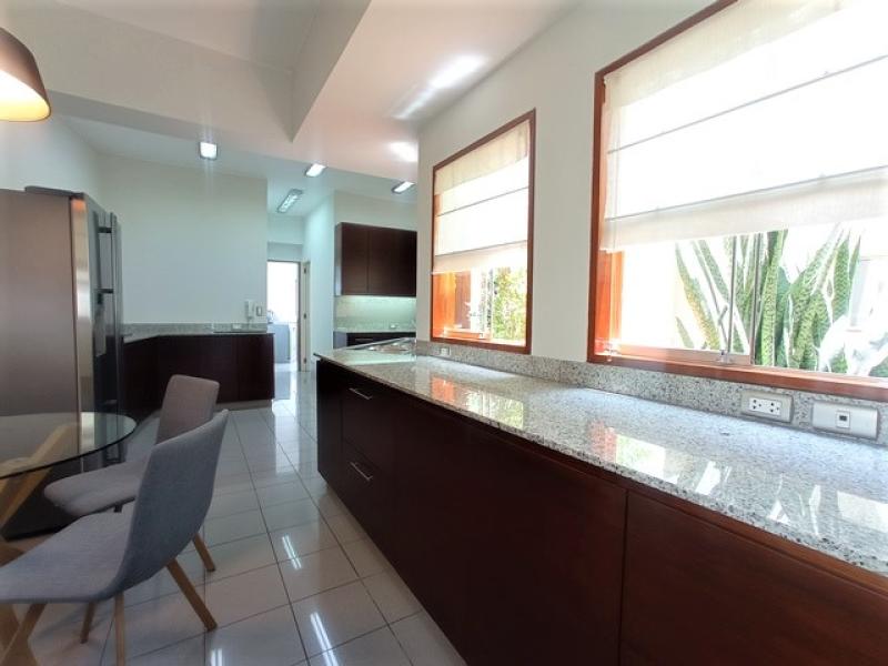 Estupendo Pent-house Triplex en Alquiler en Barranco 4 Dorm. $3,300 A.O. 480 mt.