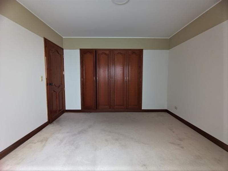 Dpto. en Alq. CHACARILLA - Surco Zona Exclusiva 3 Dorm. A.C. 241.40  $1,800