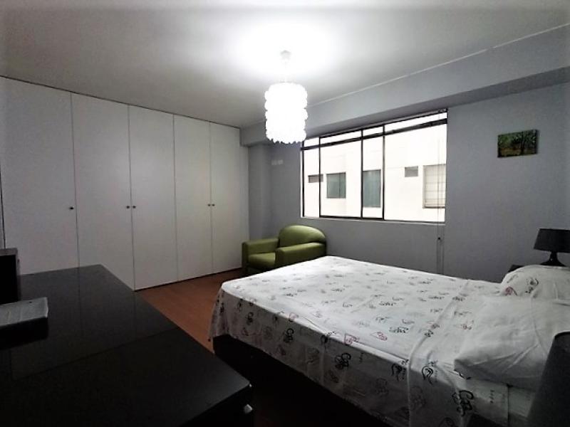 Departamento en Alquiler en Lince limite con San Isidro 2 dormitorios $900.00 A.C. 90