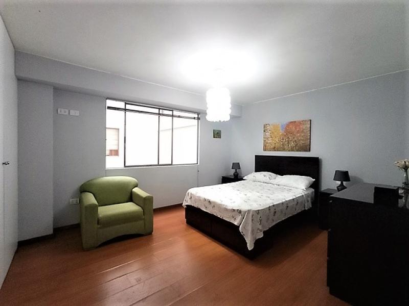 Departamento en Alquiler en Lince limite con San Isidro 2 dormitorios $900.00 A.C. 90