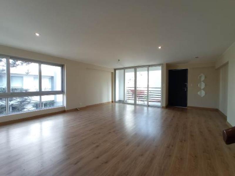 Departamento Dúplex en Alquiler Urb. Aurora Miraflores 3 Dormitorios $1,450 A.C. 170 mt.