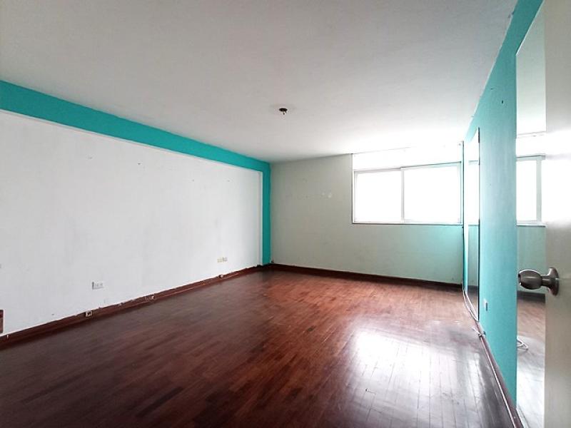 Departamento en Venta en Miraflores 3 Dormitorios $185,000 A.C. 170 mt.