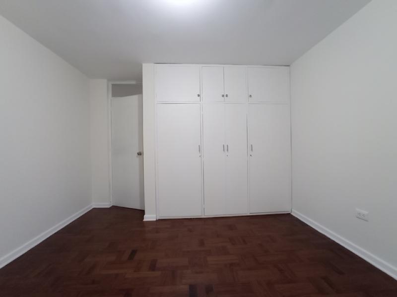 Departamento en Alquiler en Santiago de Surco 2do. Piso 2 Dormitorios $550 A.C. 75