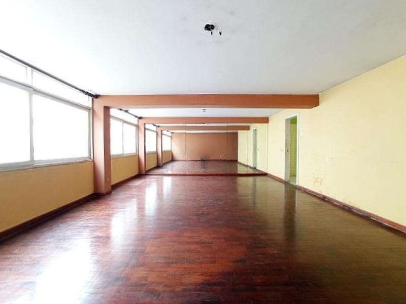 Departamento en Venta en Miraflores 3 Dormitorios $185,000 A.C. 170 mt.