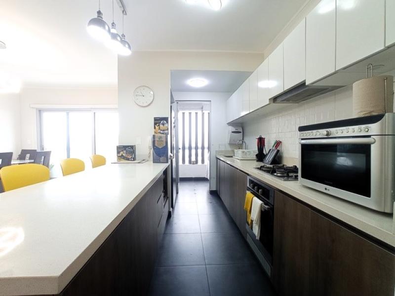 Departamento en Alquiler en Miraflores con Áreas Comunes 3 Dormitorios $1,500 A.C. 120 mt.
