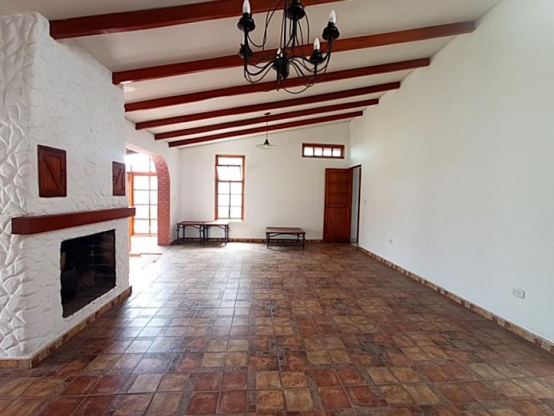 Casa en ALQUILER en Monterrico Surco JARDIN 5 dormitorios A.T. 300 mt. $2,500