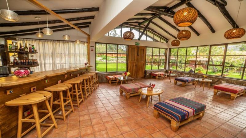 Excelente Hotel en Venta Urubamba Cusco Ambientes Cómodos 2,475,000 A.T. 5,500