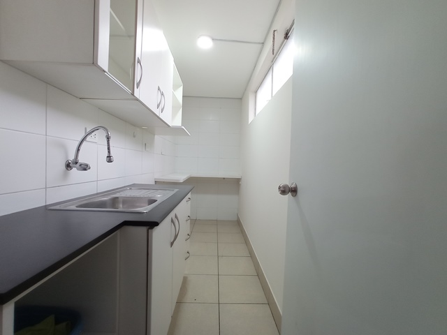 Departamento en Alquiler en Santiago de Surco 2do. Piso 2 Dormitorios $550 A.C. 75