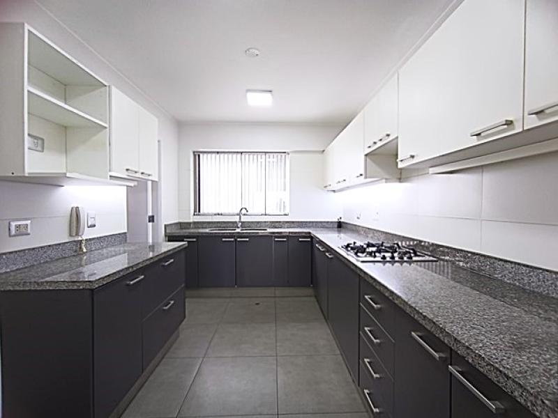 Departamento en Alq. en el Corazón de Miraflores 3 Dormitorios $1,150 A.C. 111 mt.
