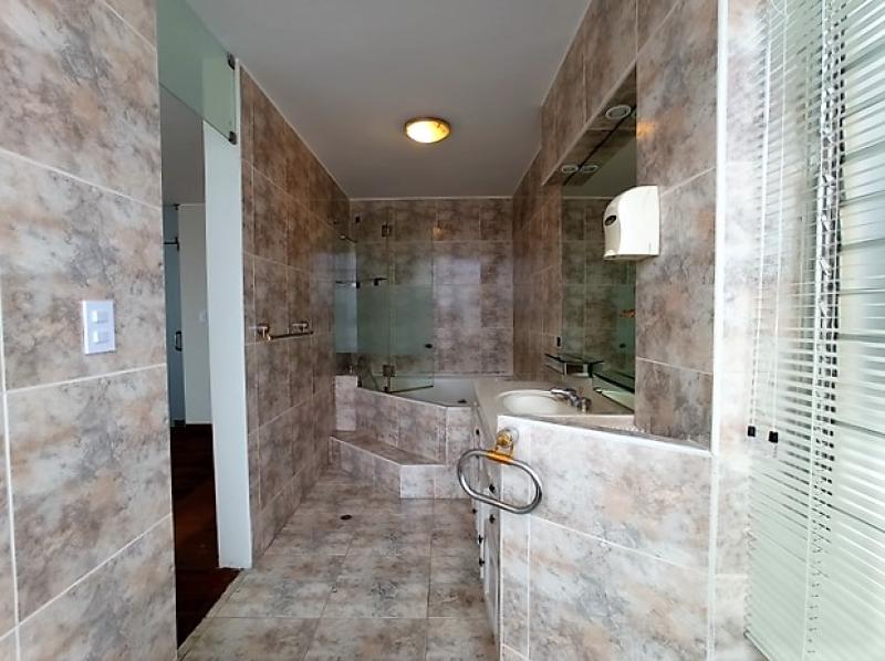 Casa Ideal oficina Administrativa Puerta Cerrada en Alquiler Urb. Santa Rita Surco $2,200